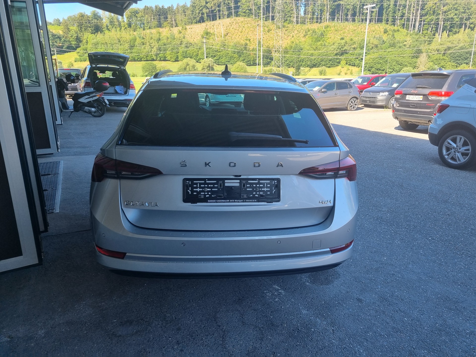 SKODA Octavia Combi 2.0 TDI DSG Ambition 4x4-image-4