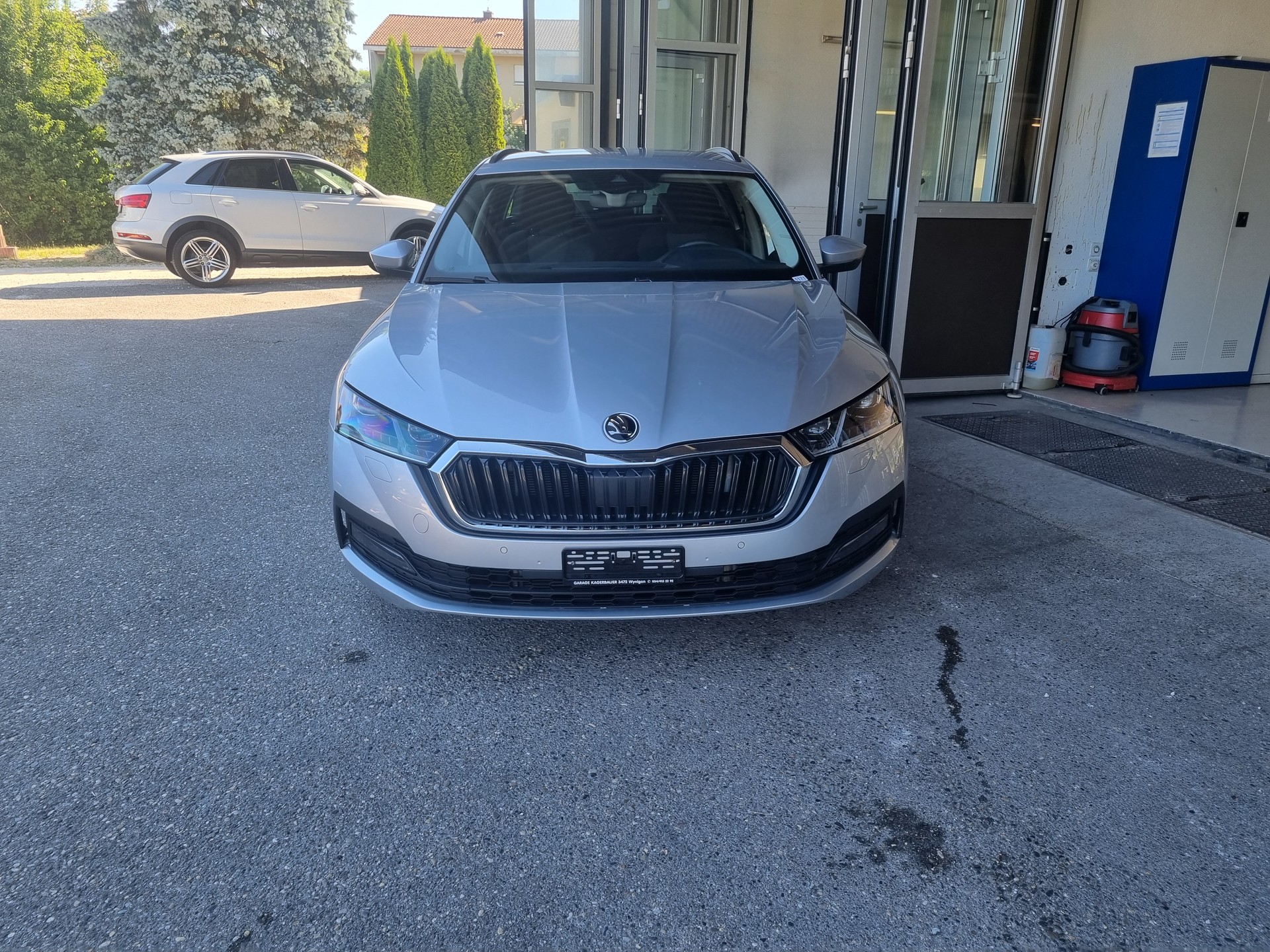 SKODA Octavia Combi 2.0 TDI DSG Ambition 4x4-image-0