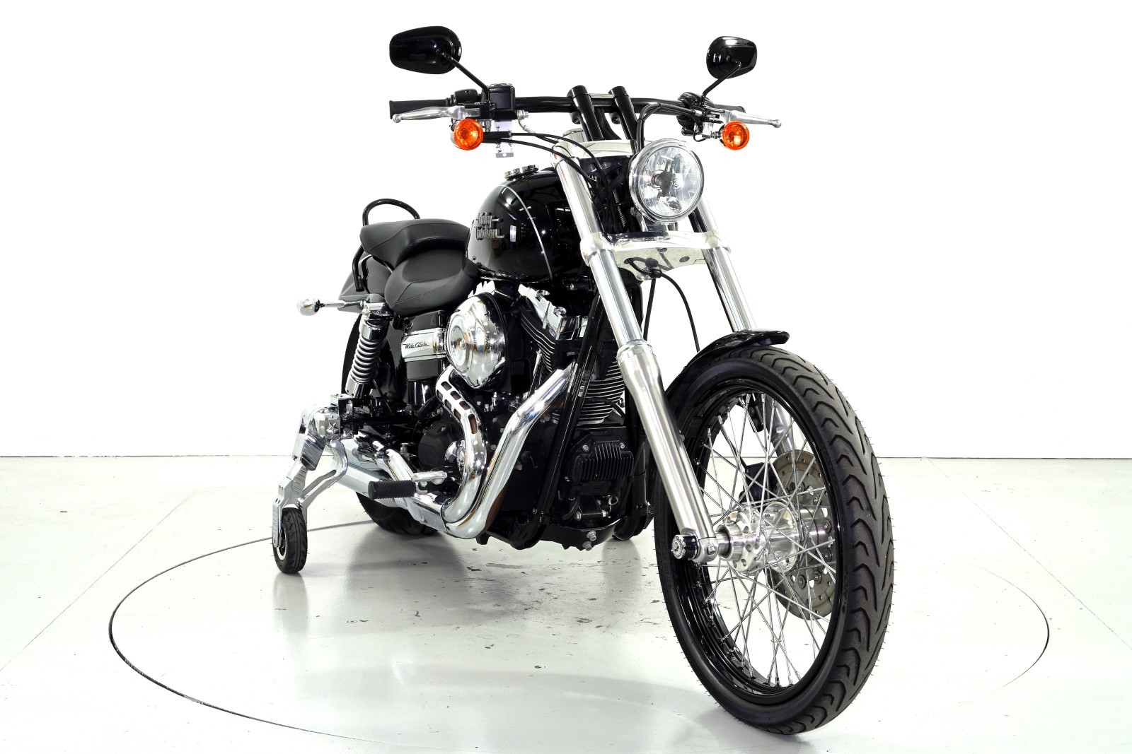 HARLEY-DAVIDSON FXDWG ABS-showroom-element-1