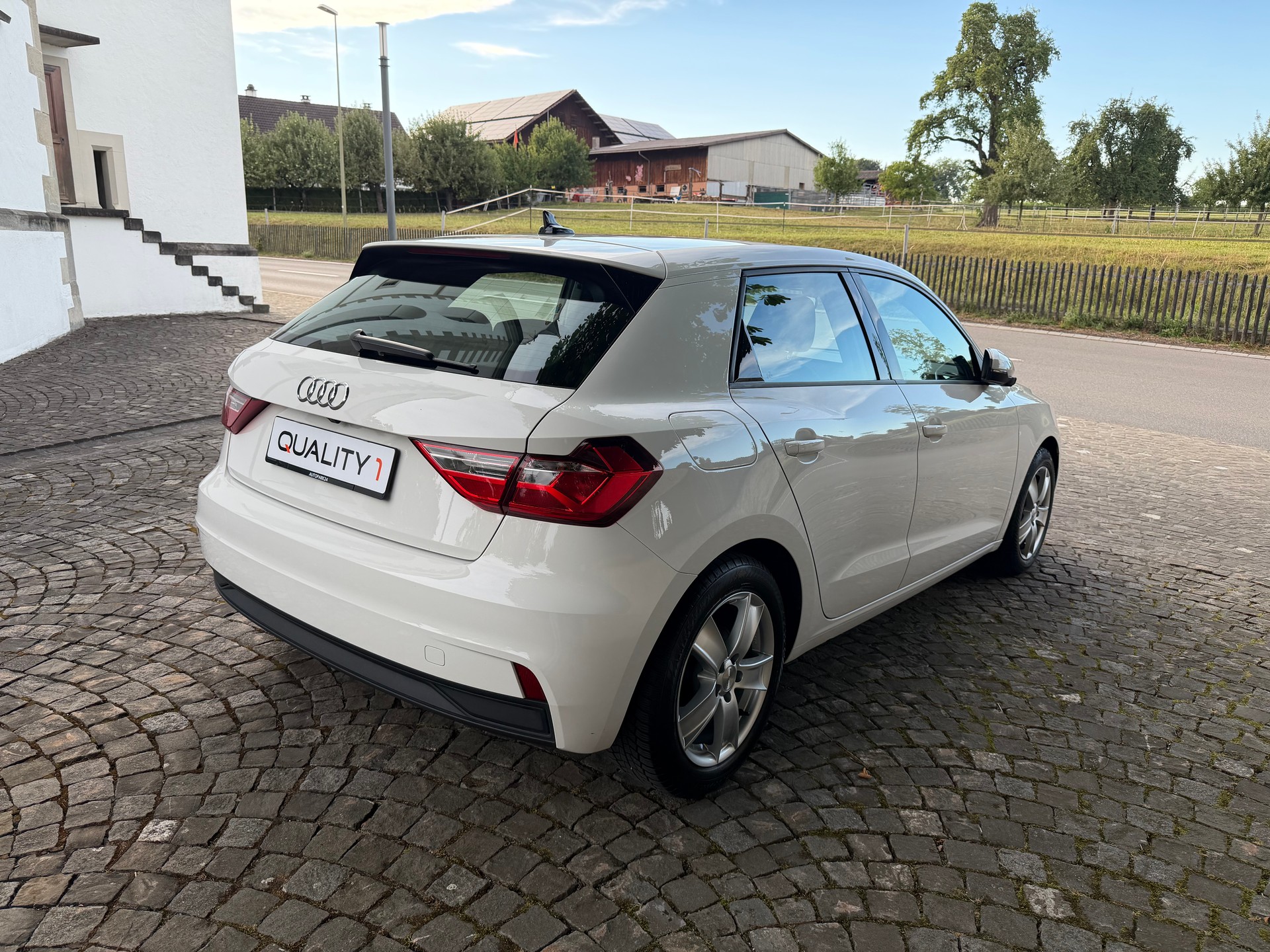 AUDI A1 Sportback 25 TFSI advanced/Ab MFK/Frisch ab Service/36 Monate Garantie/8 Fach/Digital Cockpit/Apple CarPlay/DAB+/Klima-image-4