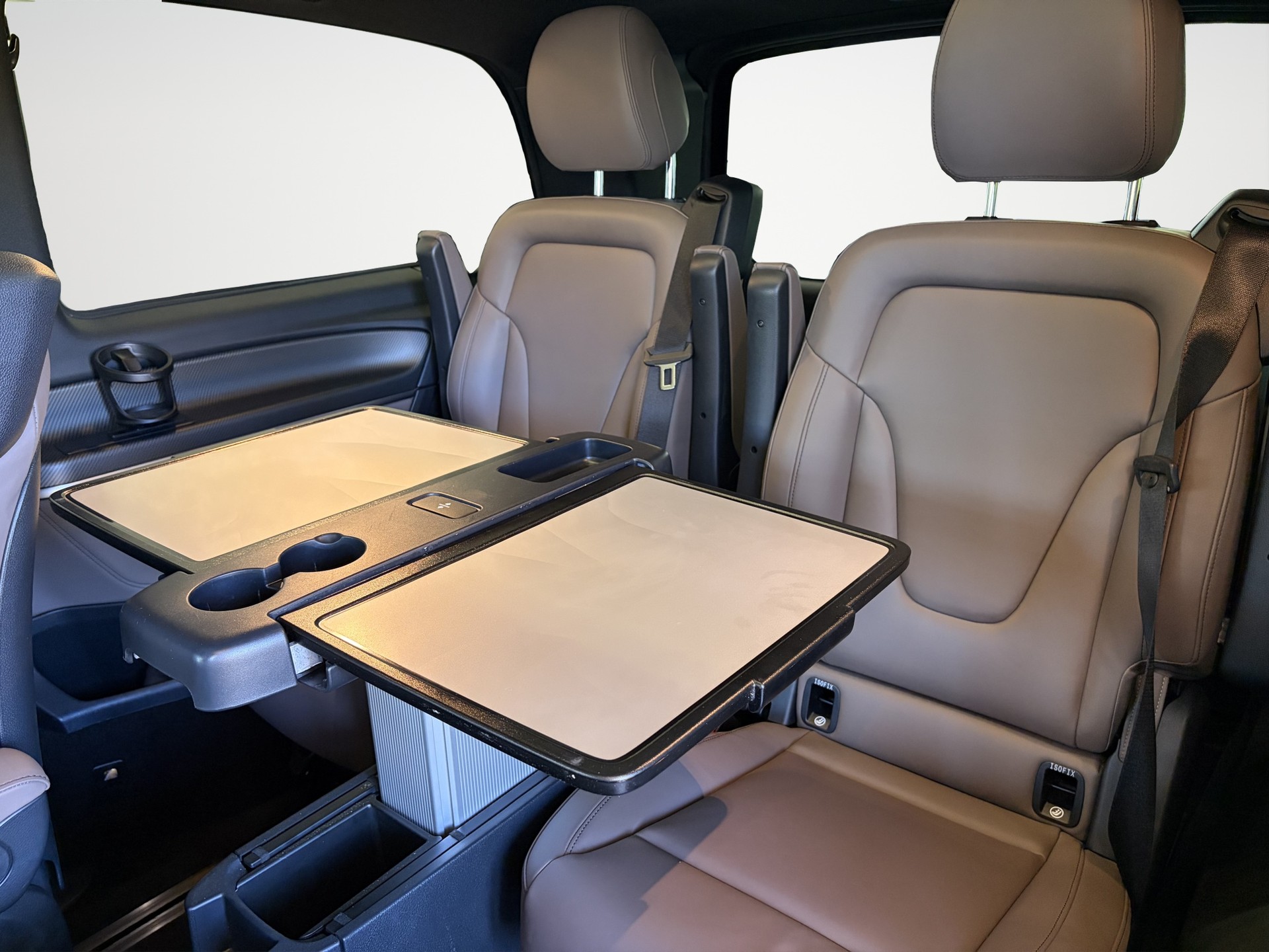 MERCEDES-BENZ V 300 d Avantgarde kompakt 4Matic 9G-Tronic-image-17
