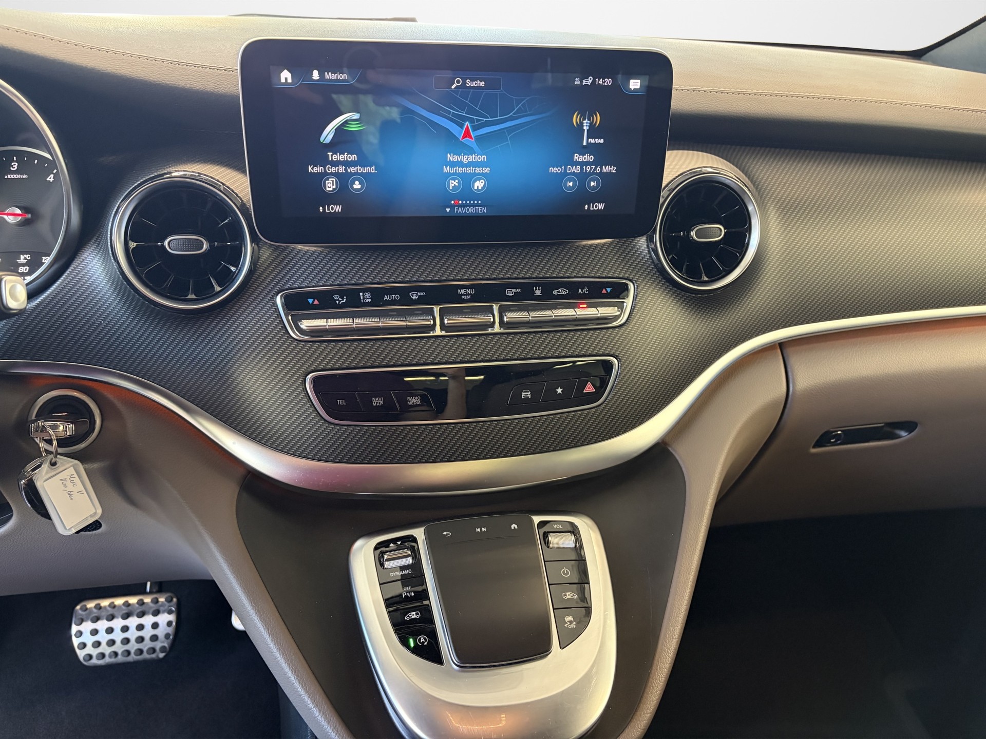 MERCEDES-BENZ V 300 d Avantgarde kompakt 4Matic 9G-Tronic-image-12