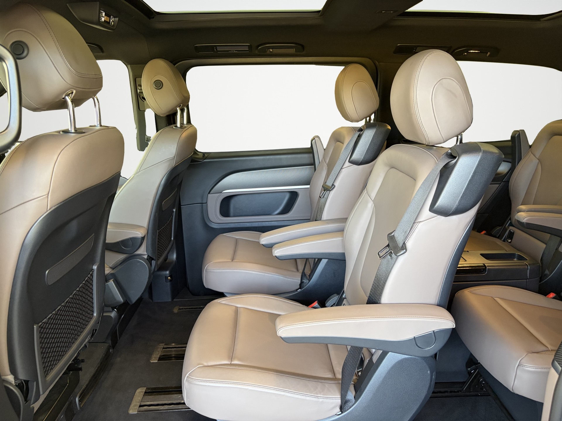 MERCEDES-BENZ V 300 d Avantgarde kompakt 4Matic 9G-Tronic-image-16