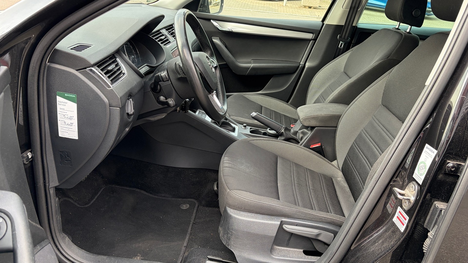 SKODA Octavia Combi 2.0 TDI Ambition 4x4 DSG-image-7