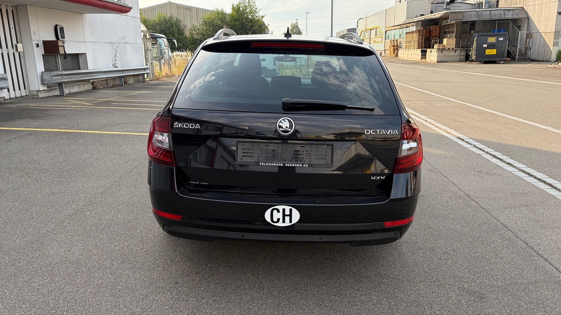 SKODA Octavia Combi 2.0 TDI Ambition 4x4 DSG-image-4