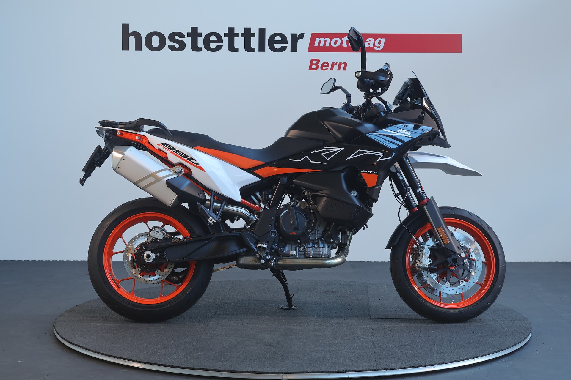 KTM 890 SMT-showroom-element-1