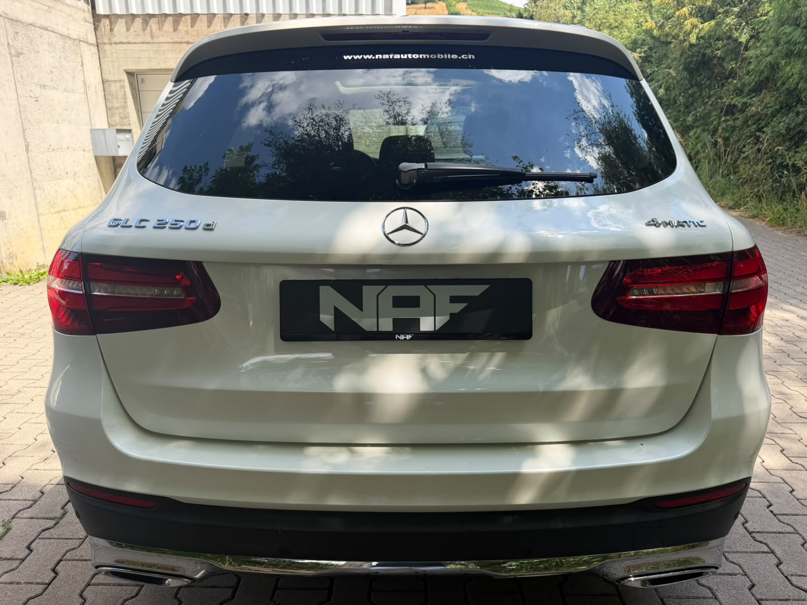 MERCEDES-BENZ GLC 250 d Exclusive 4Matic 9G-Tronic-showroom-element-3