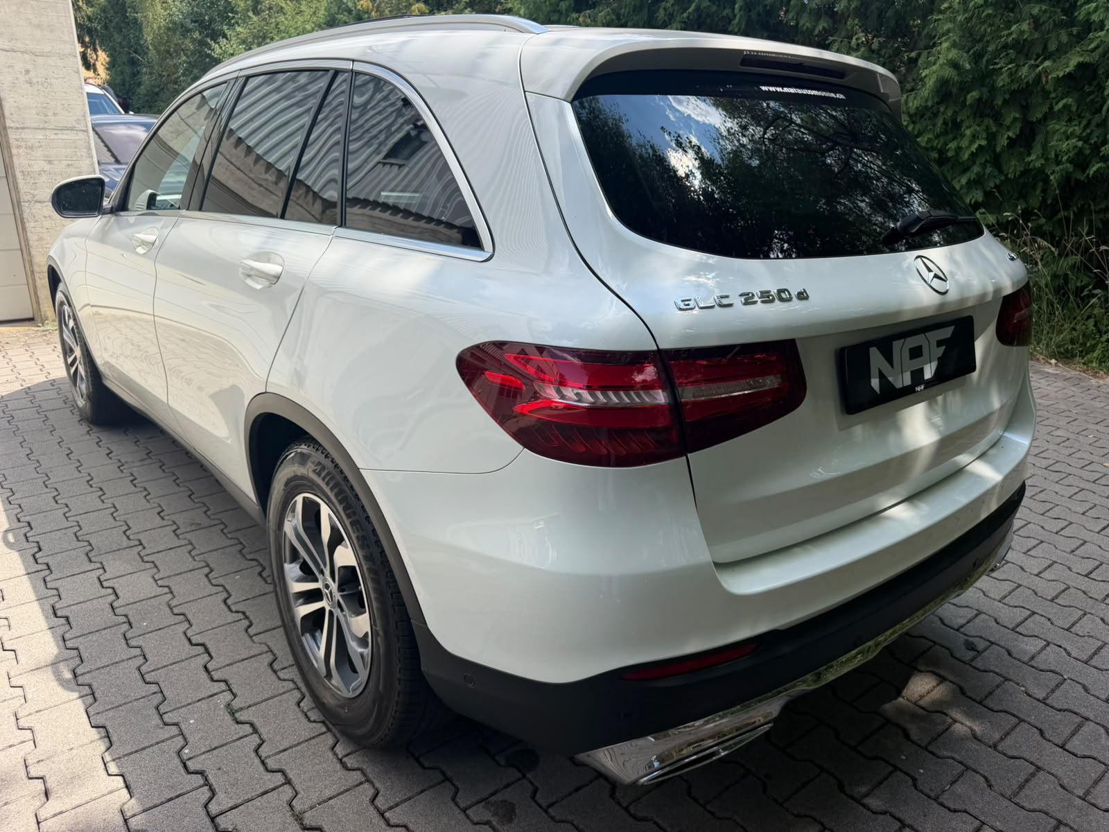 MERCEDES-BENZ GLC 250 d Exclusive 4Matic 9G-Tronic-showroom-element-2