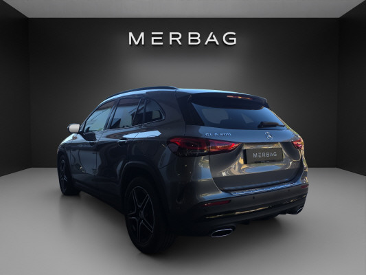 MERCEDES-BENZ GLA 200 4M AMG Line 8G-D-image-3
