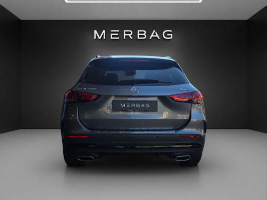 MERCEDES-BENZ GLA 200 4M AMG Line 8G-D-image-4