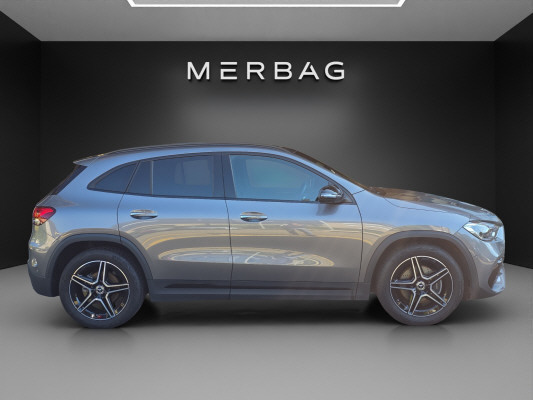 MERCEDES-BENZ GLA 200 4M AMG Line 8G-D-image-2