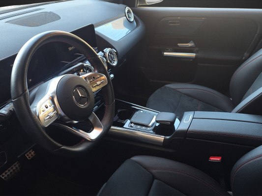 MERCEDES-BENZ GLA 200 4M AMG Line 8G-D-image-6