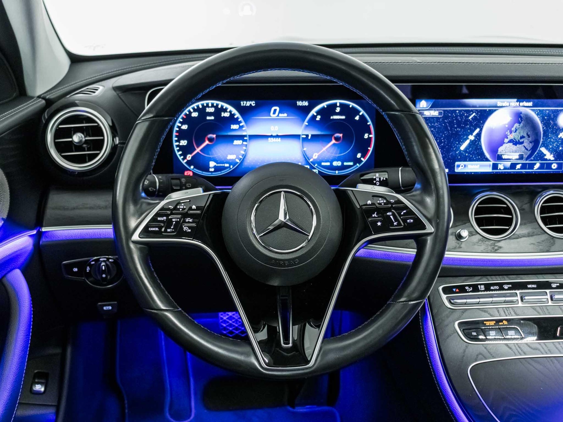 MERCEDES-BENZ E 220 d 4MATIC T-Modell-image-10