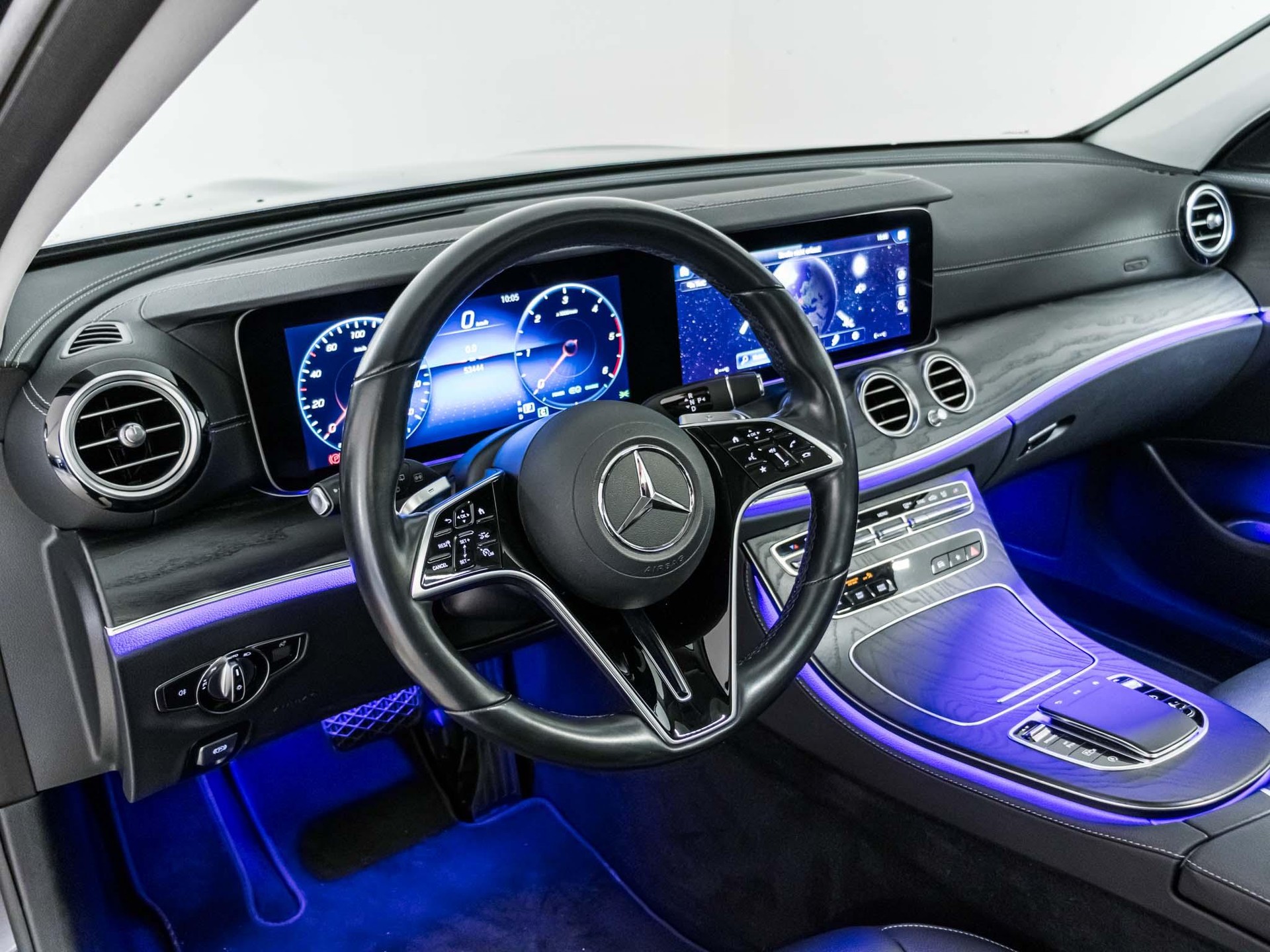 MERCEDES-BENZ E 220 d 4MATIC T-Modell-image-9