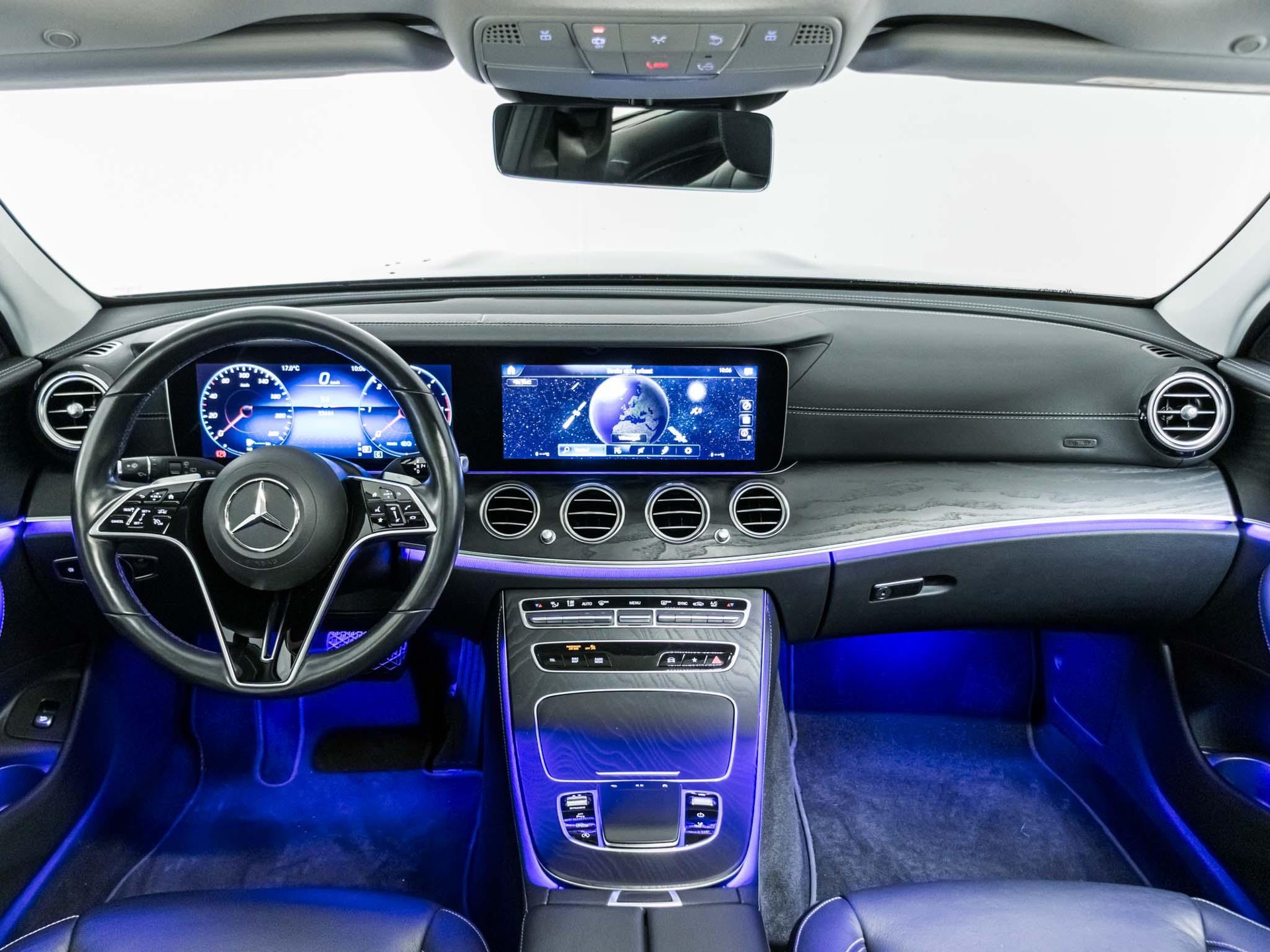 MERCEDES-BENZ E 220 d 4MATIC T-Modell-image-11