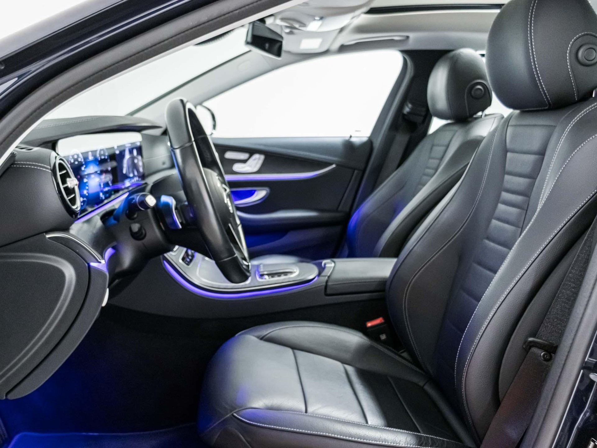 MERCEDES-BENZ E 220 d 4MATIC T-Modell-image-6