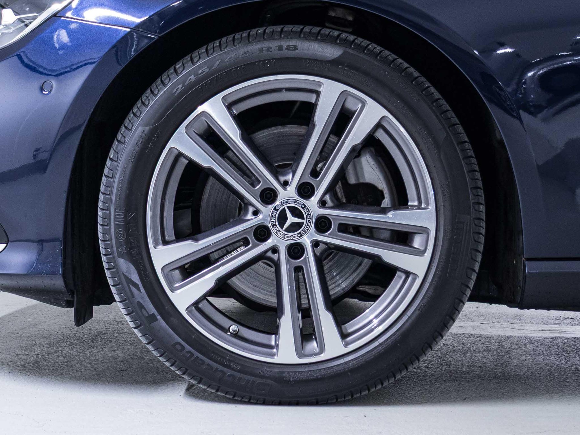 MERCEDES-BENZ E 220 d 4MATIC T-Modell-image-14