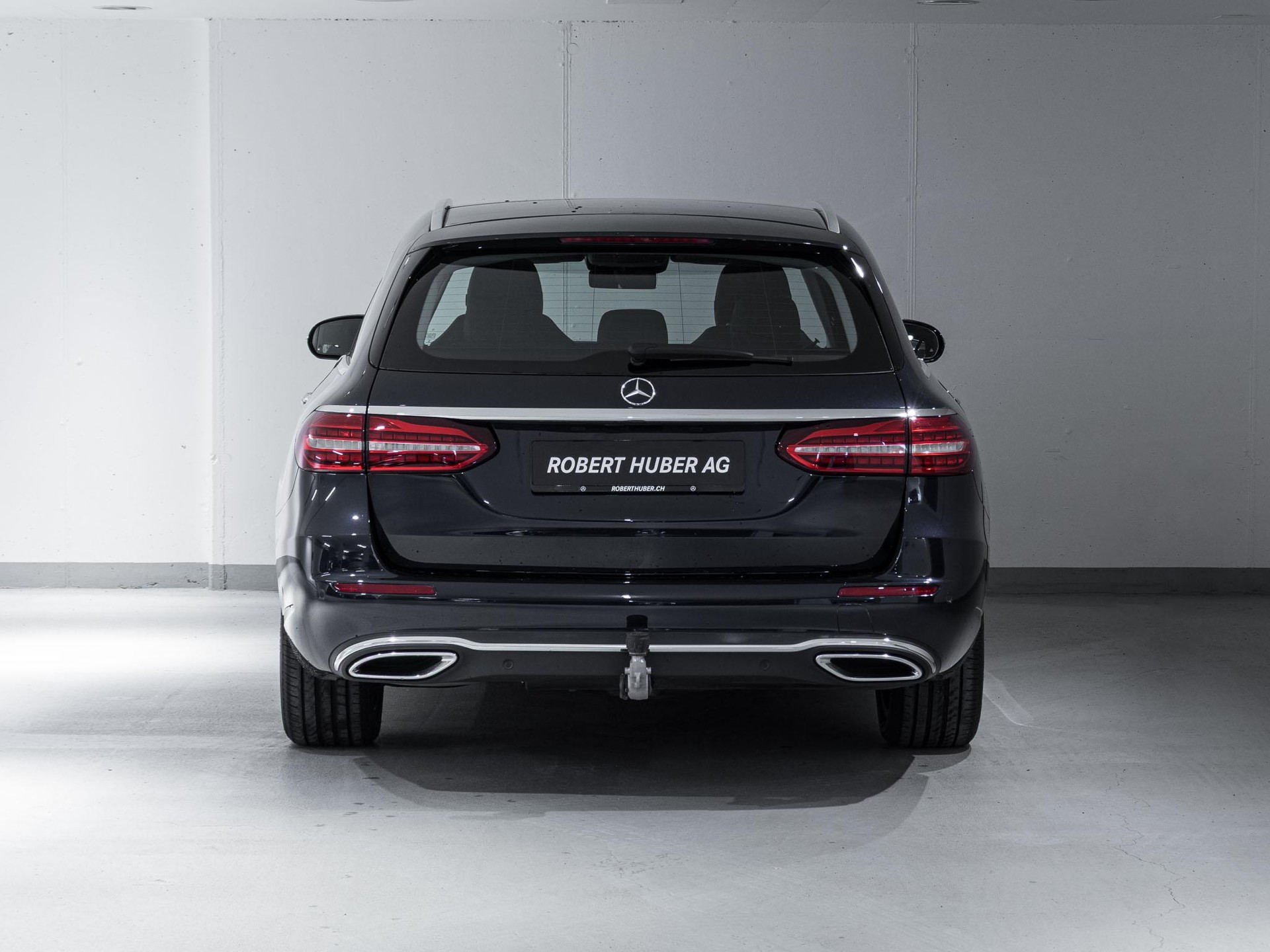 MERCEDES-BENZ E 220 d 4MATIC T-Modell-image-5