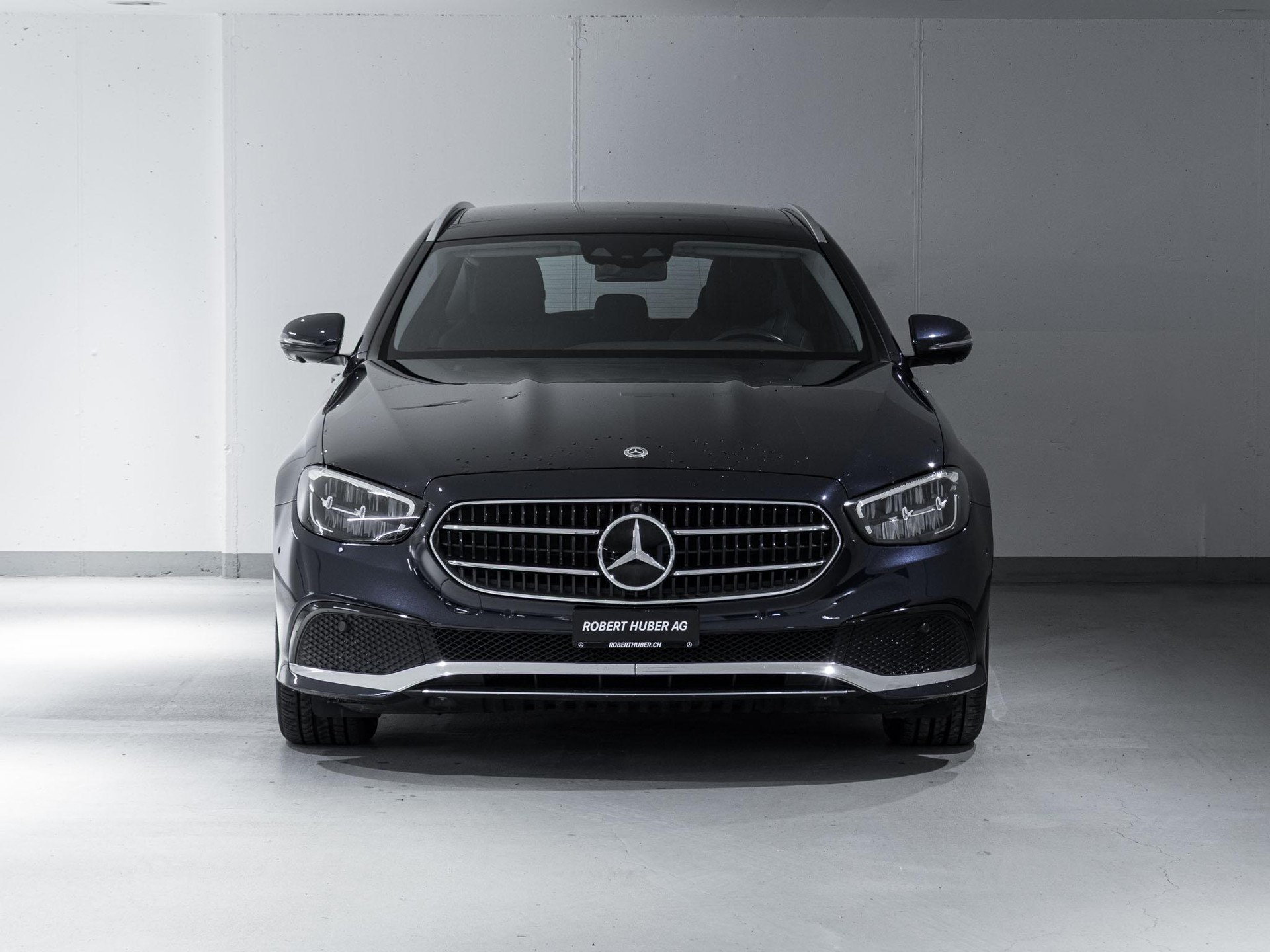MERCEDES-BENZ E 220 d 4MATIC T-Modell-image-2