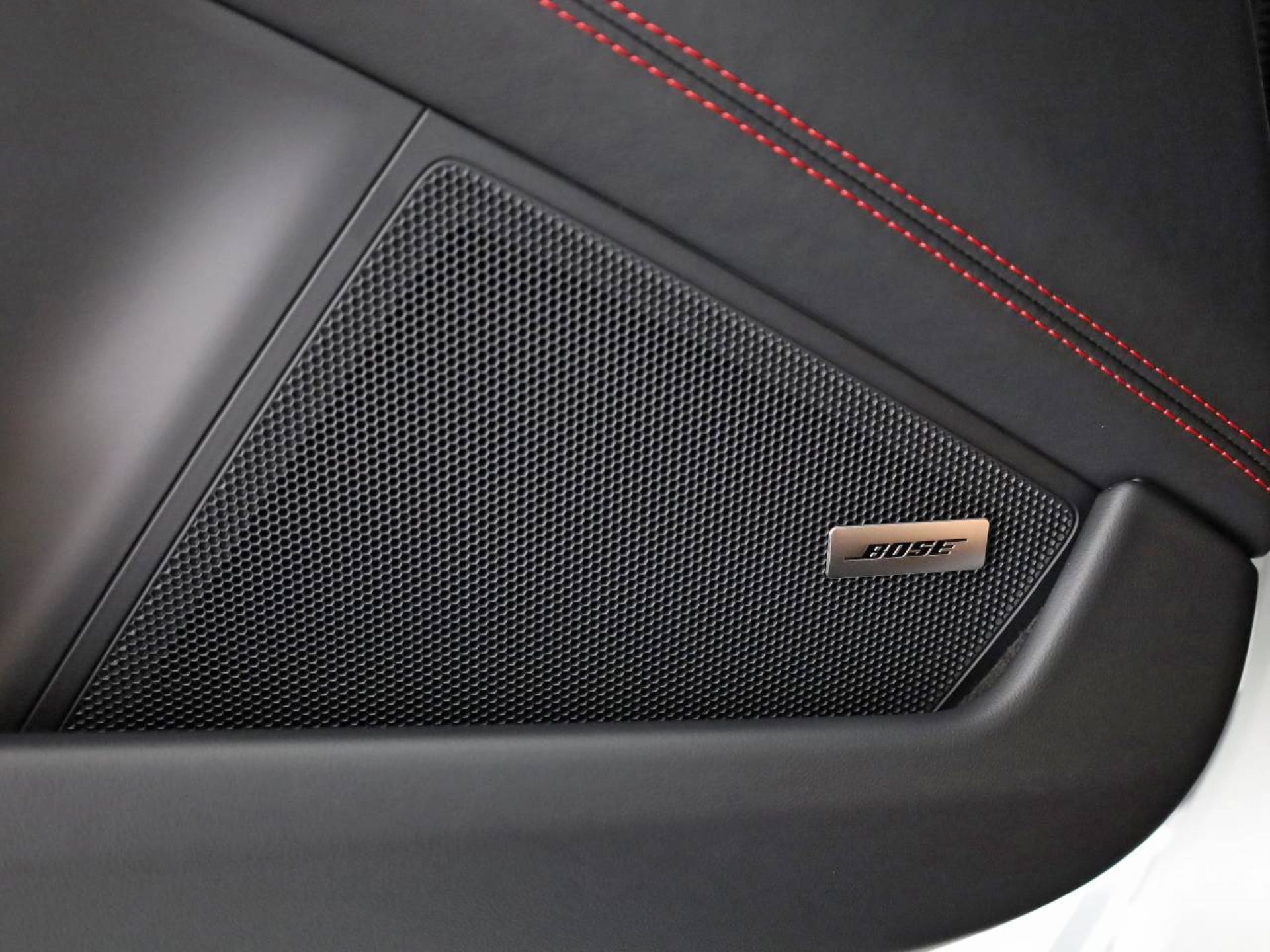 PORSCHE 911 Carrera GTS-image-13
