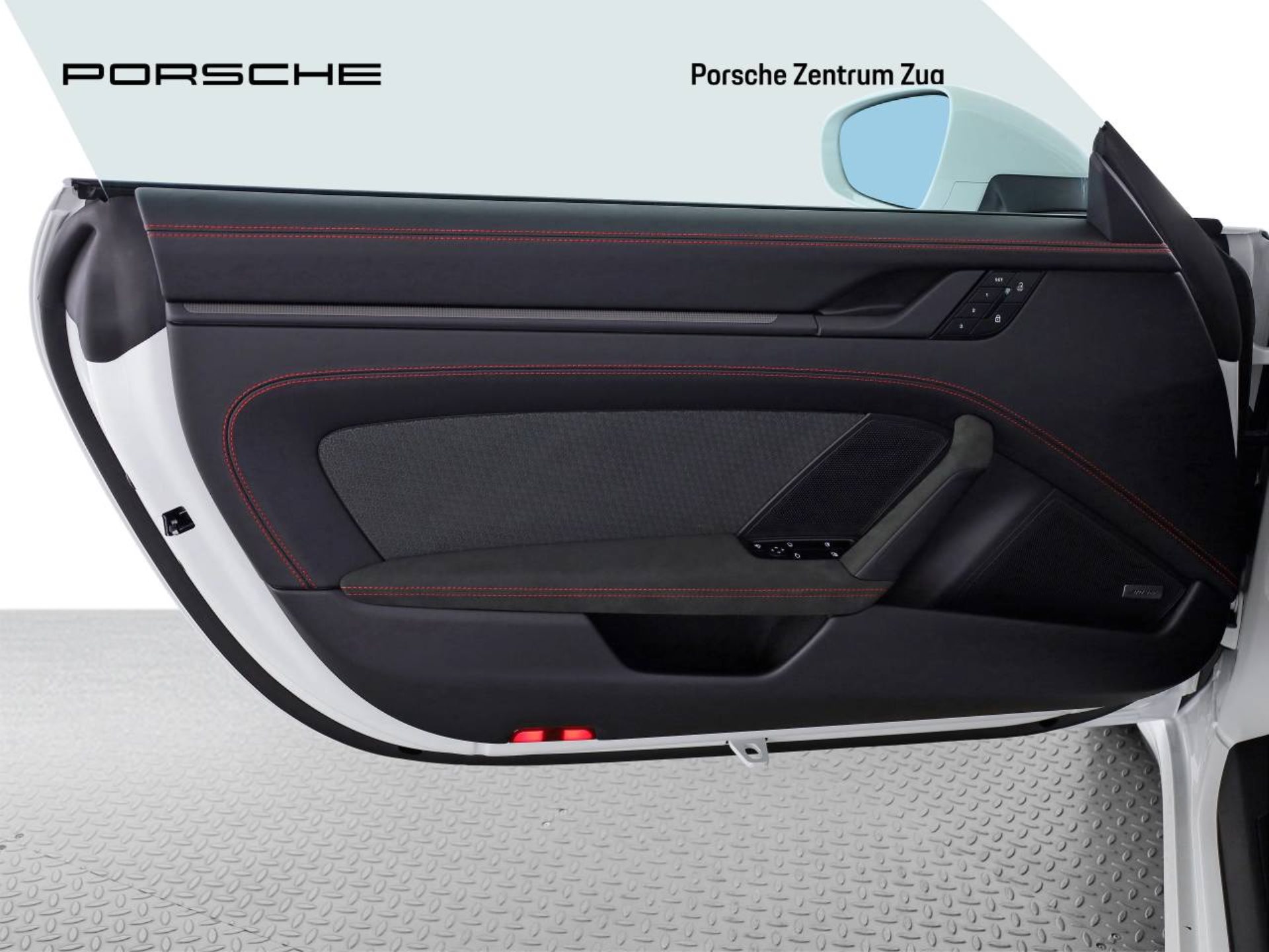 PORSCHE 911 Carrera GTS-image-12