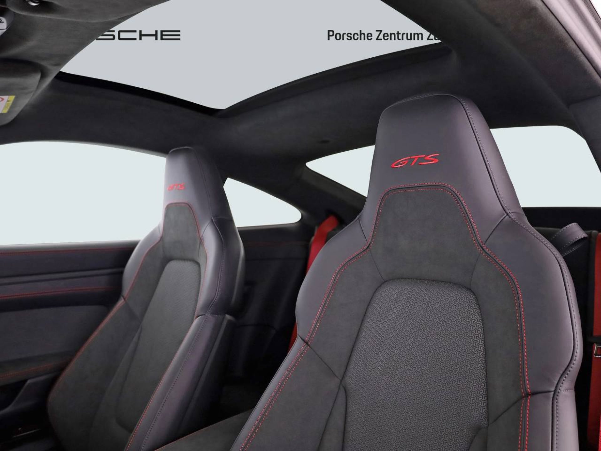 PORSCHE 911 Carrera GTS-image-10