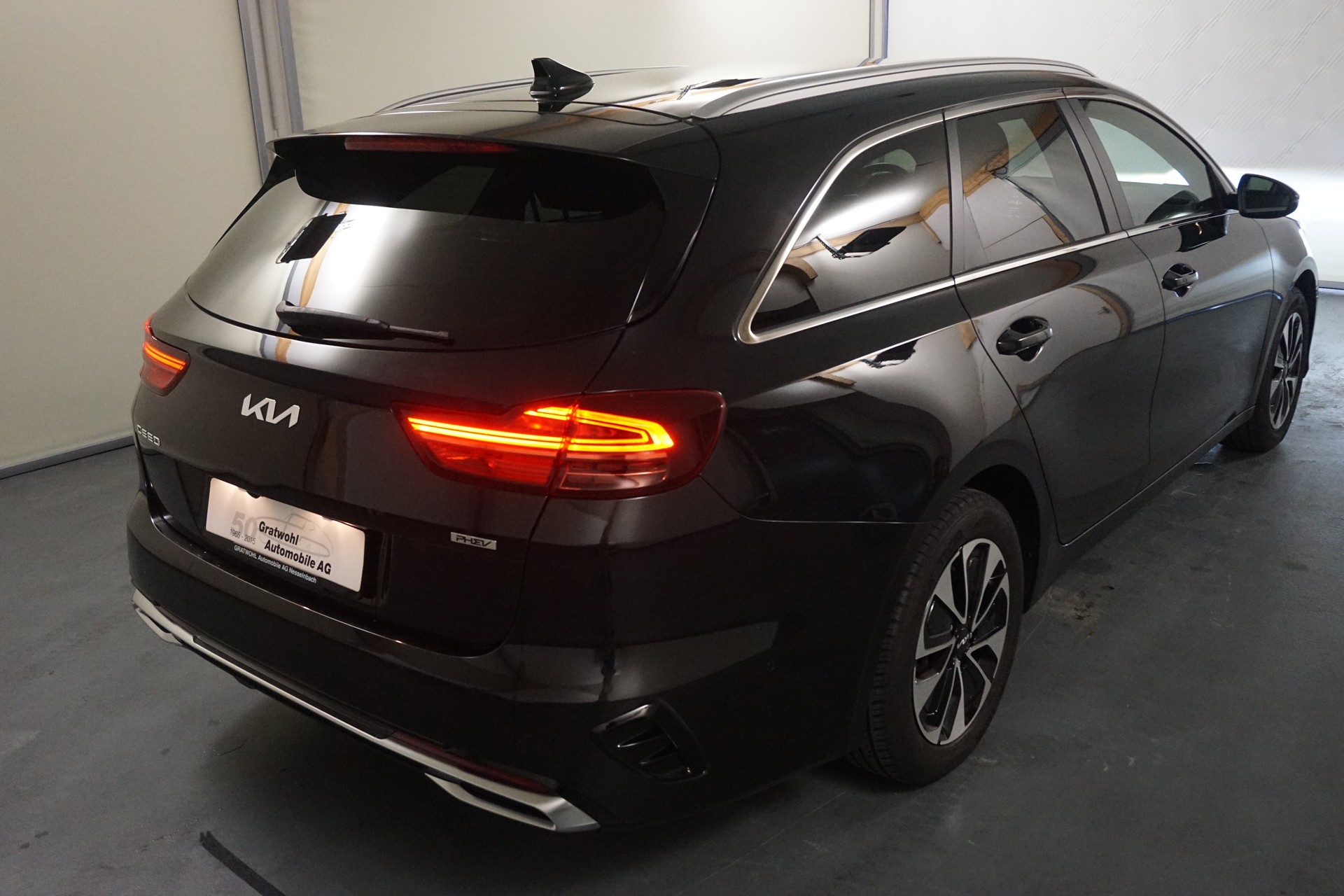 KIA Ceed SW 1.6 GDi Plug-in Hybrid Style-image-6