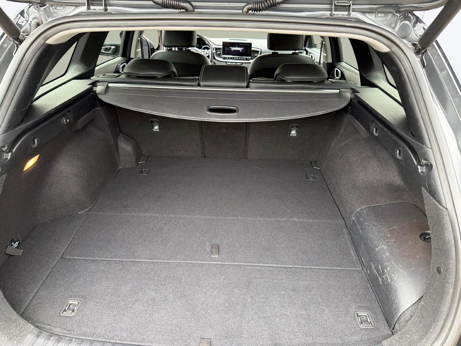 KIA Ceed SW 1.6 GDi Plug-in Hybrid Style-image-11