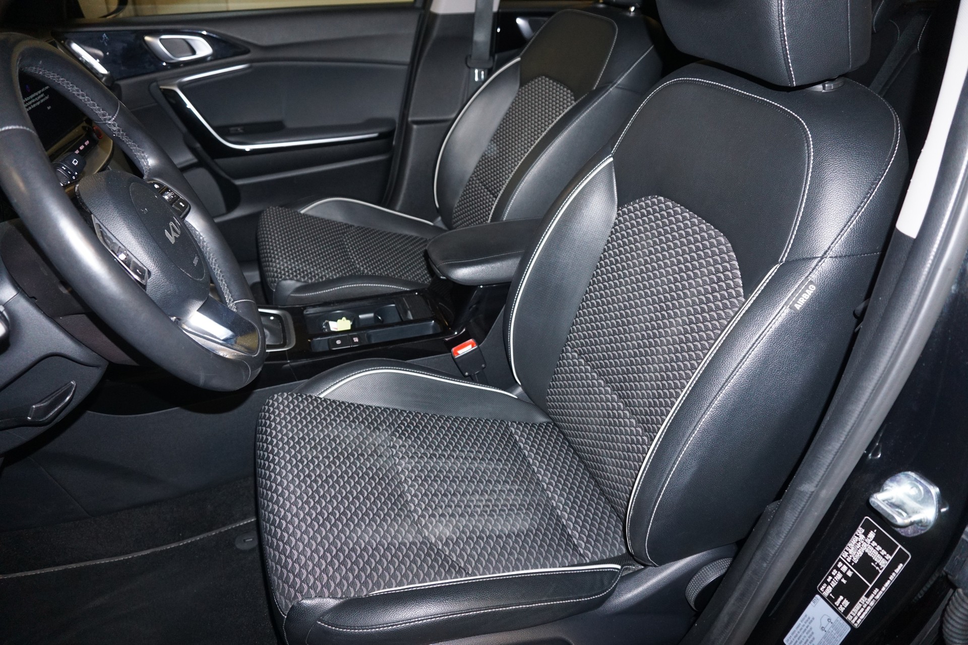 KIA Ceed SW 1.6 GDi Plug-in Hybrid Style-image-8