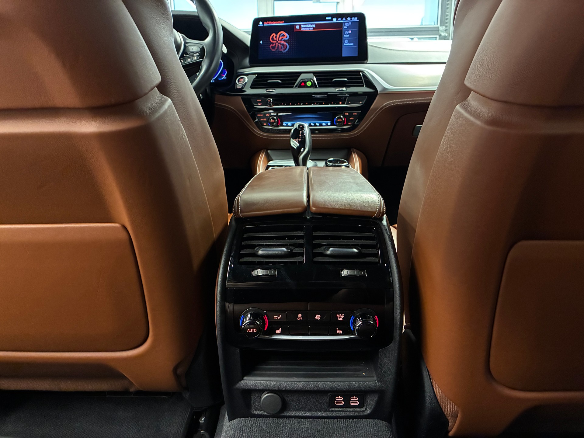 BMW-ALPINA B5 Touring 4.4 Biturbo 4x4-image-21