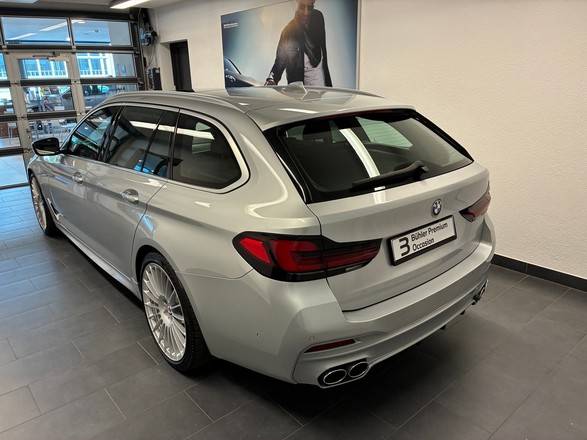 BMW-ALPINA B5 Touring 4.4 Biturbo 4x4-image-1