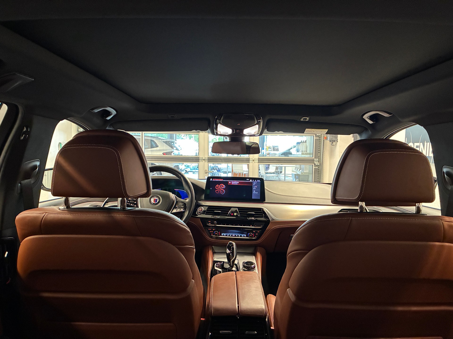 BMW-ALPINA B5 Touring 4.4 Biturbo 4x4-image-25