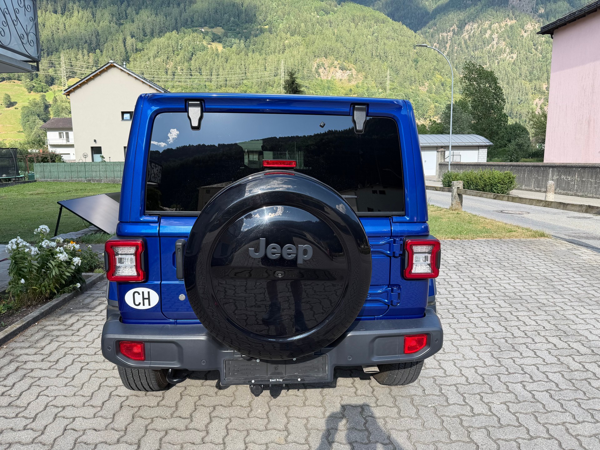 JEEP 2.0 Turbo Sahara Unlimited Overland-image-2