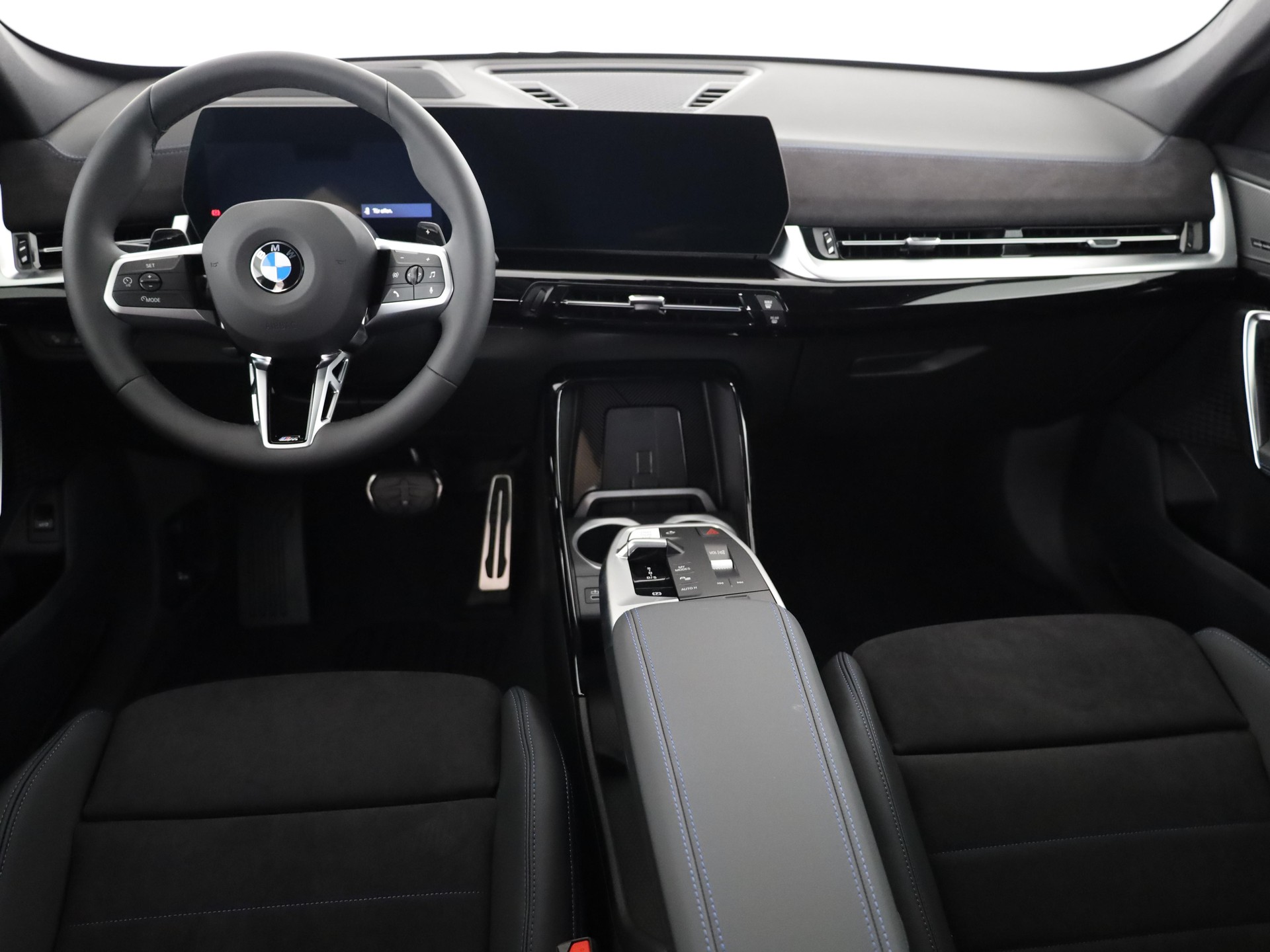 BMW X1 23i xDrive paddles-image-4