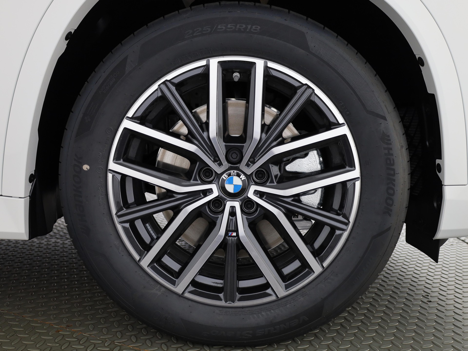 BMW X1 23i xDrive paddles-image-6
