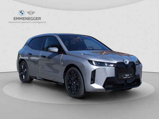 BMW iX xDrive60 M Sport Pro-showroom-element-2