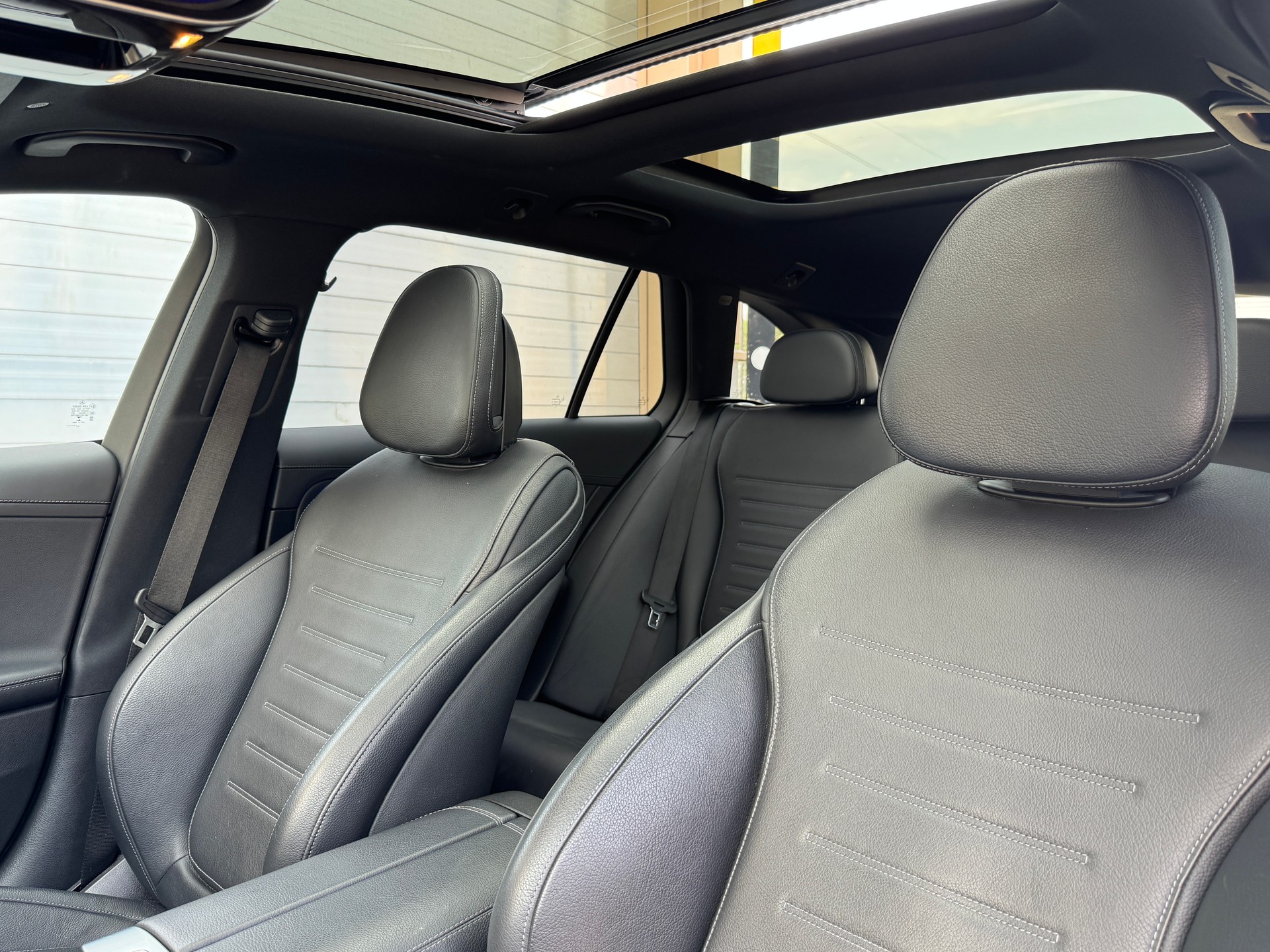 MERCEDES-BENZ C 200 T 4Matic AMG Line-image-16