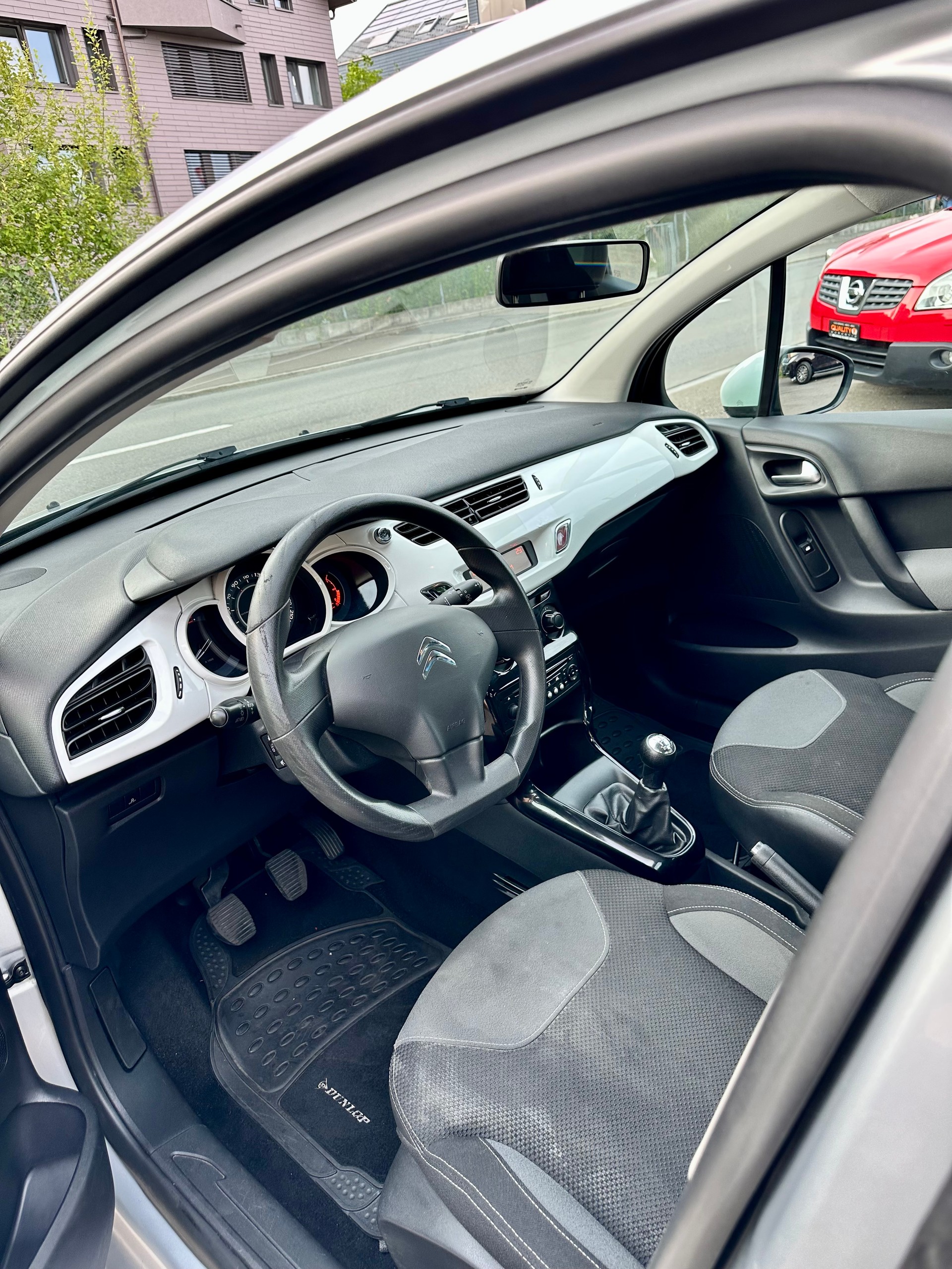 CITROEN C3 1.0i Attraction-image-6