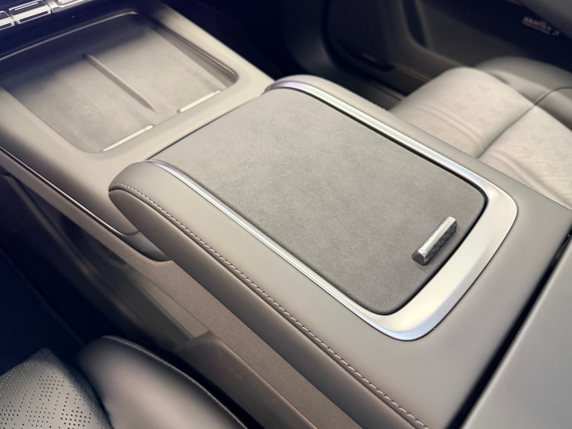 ZEEKR 7X 100kWh Privilege AWD-image-24