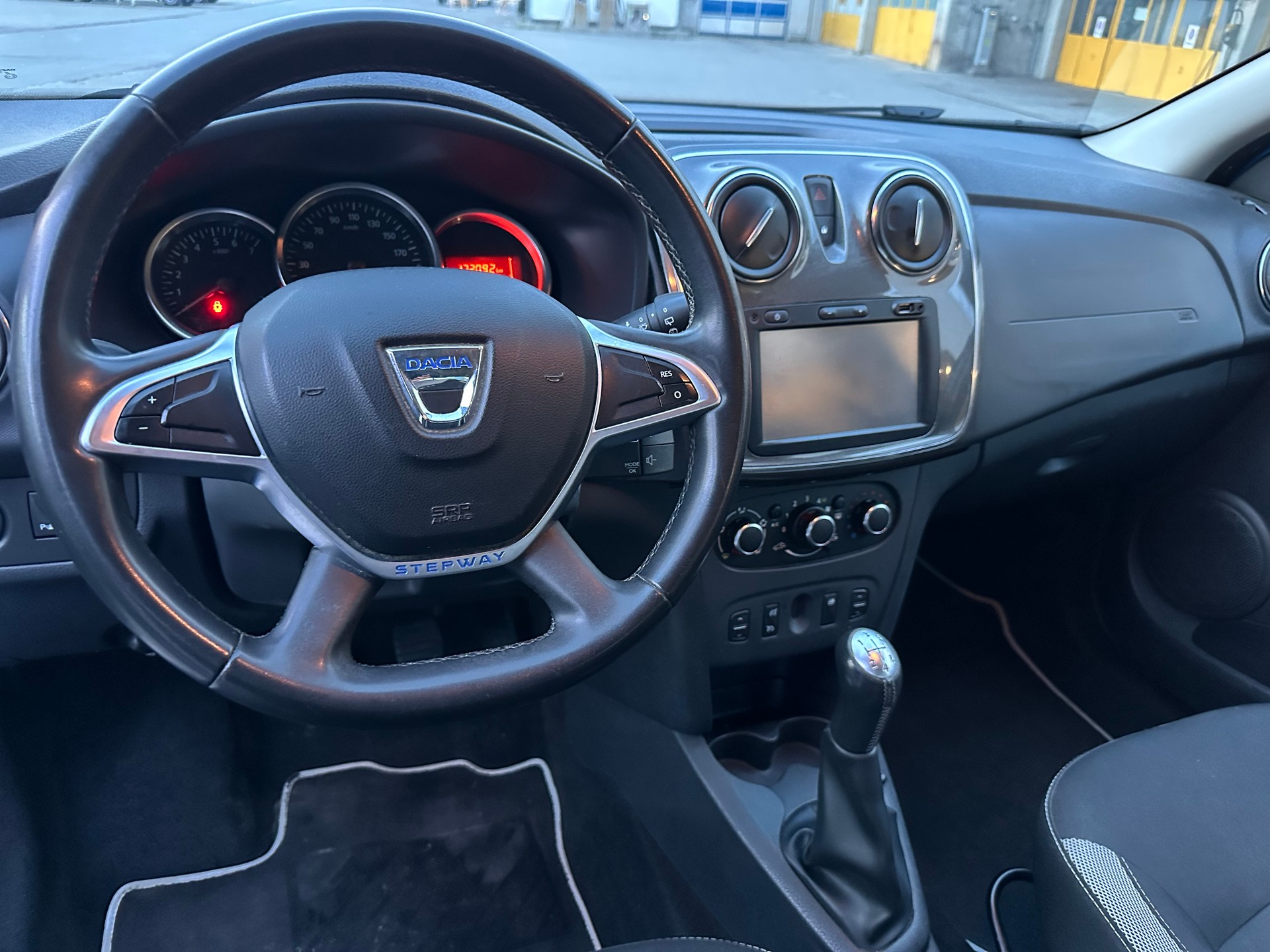 DACIA Sandero Tce 90 Ambiance-image-2