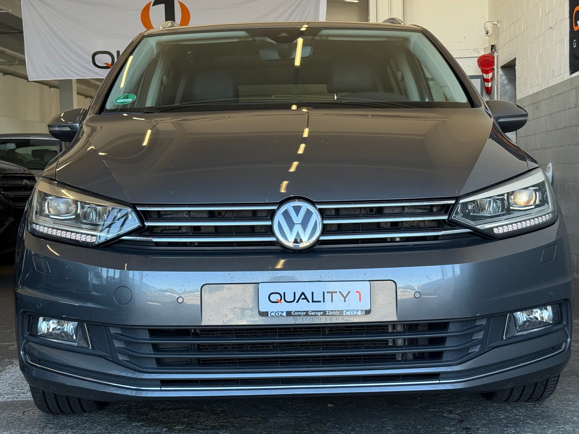 VW Touran 1.8 TSI BlueMotion Technology Highline DSG-image-0