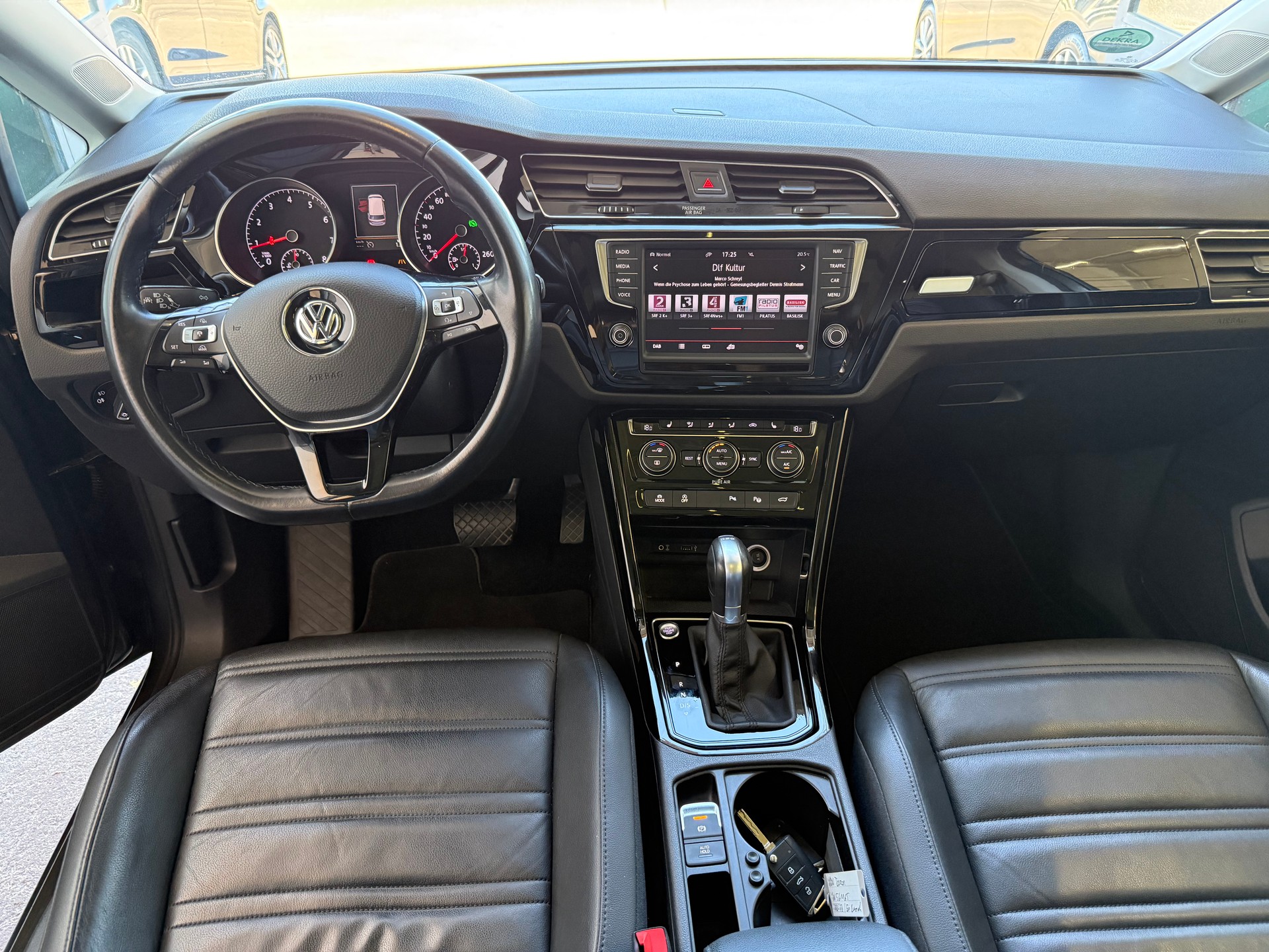 VW Touran 1.8 TSI BlueMotion Technology Highline DSG-image-7