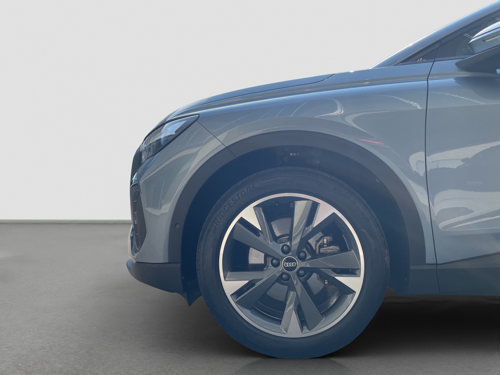 AUDI Q4 e-tron 35-image-4