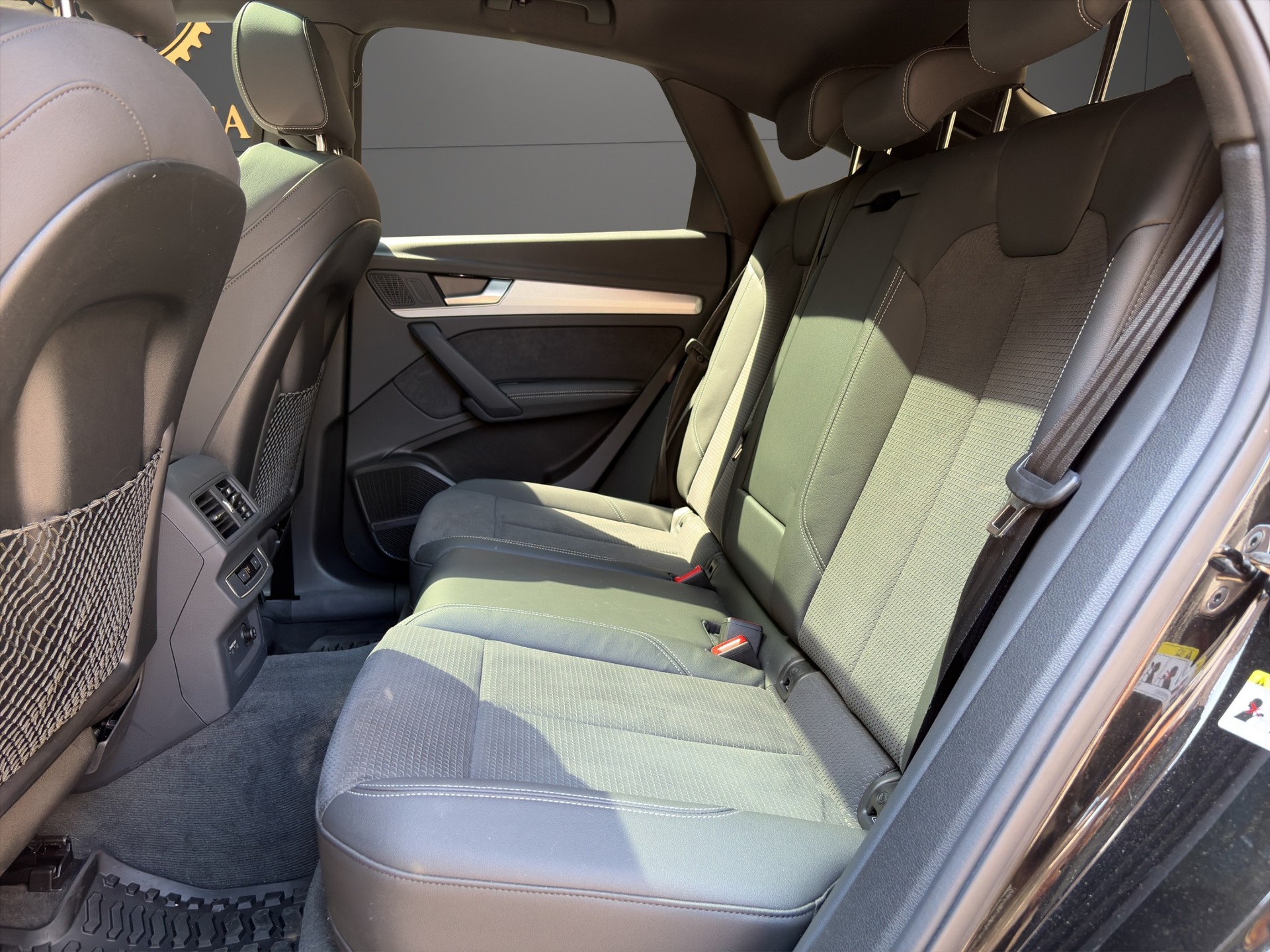 AUDI Q5 Sportback 45 TFSI S line quattro S-tronic-image-12
