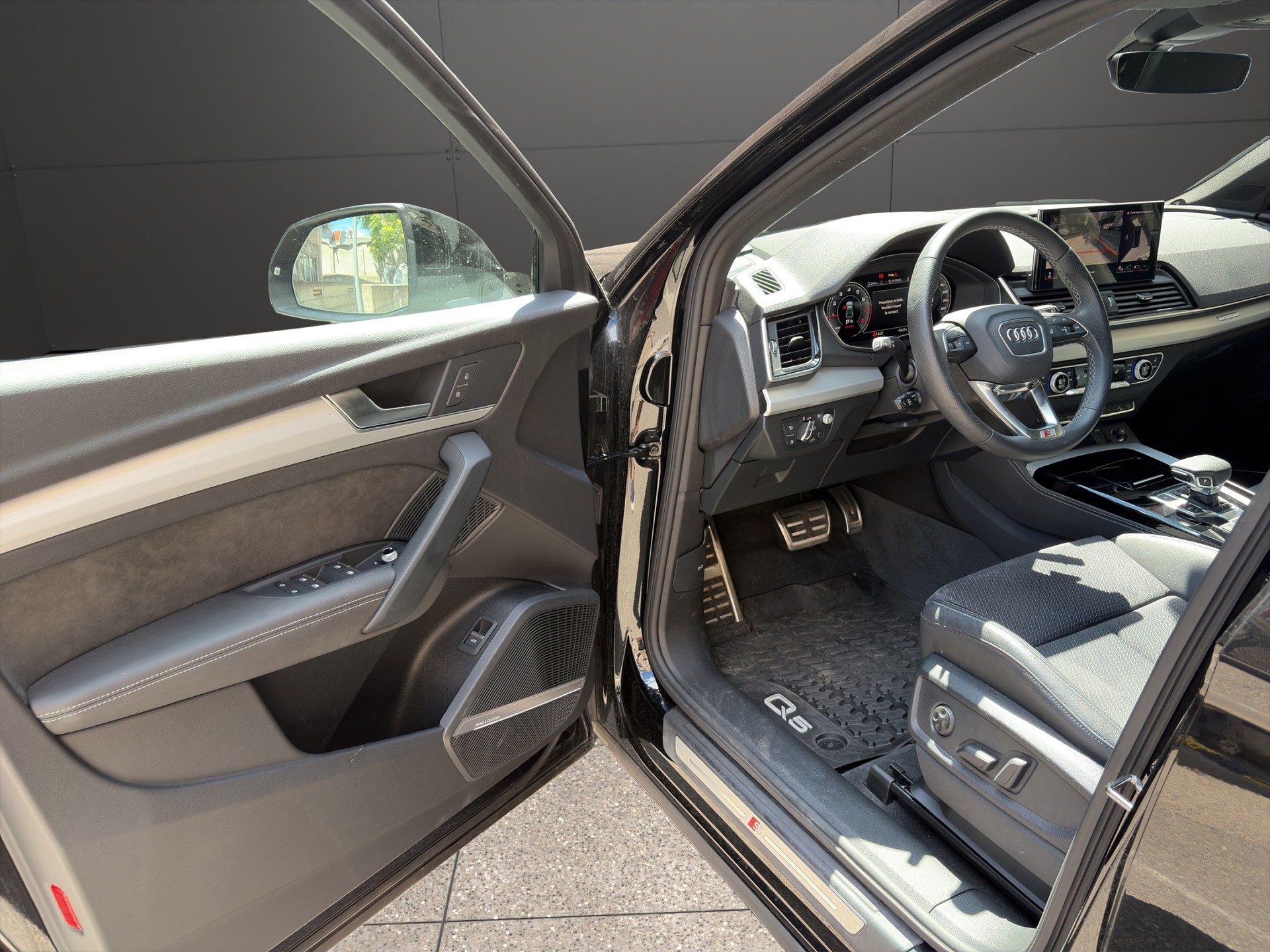 AUDI Q5 Sportback 45 TFSI S line quattro S-tronic-image-9