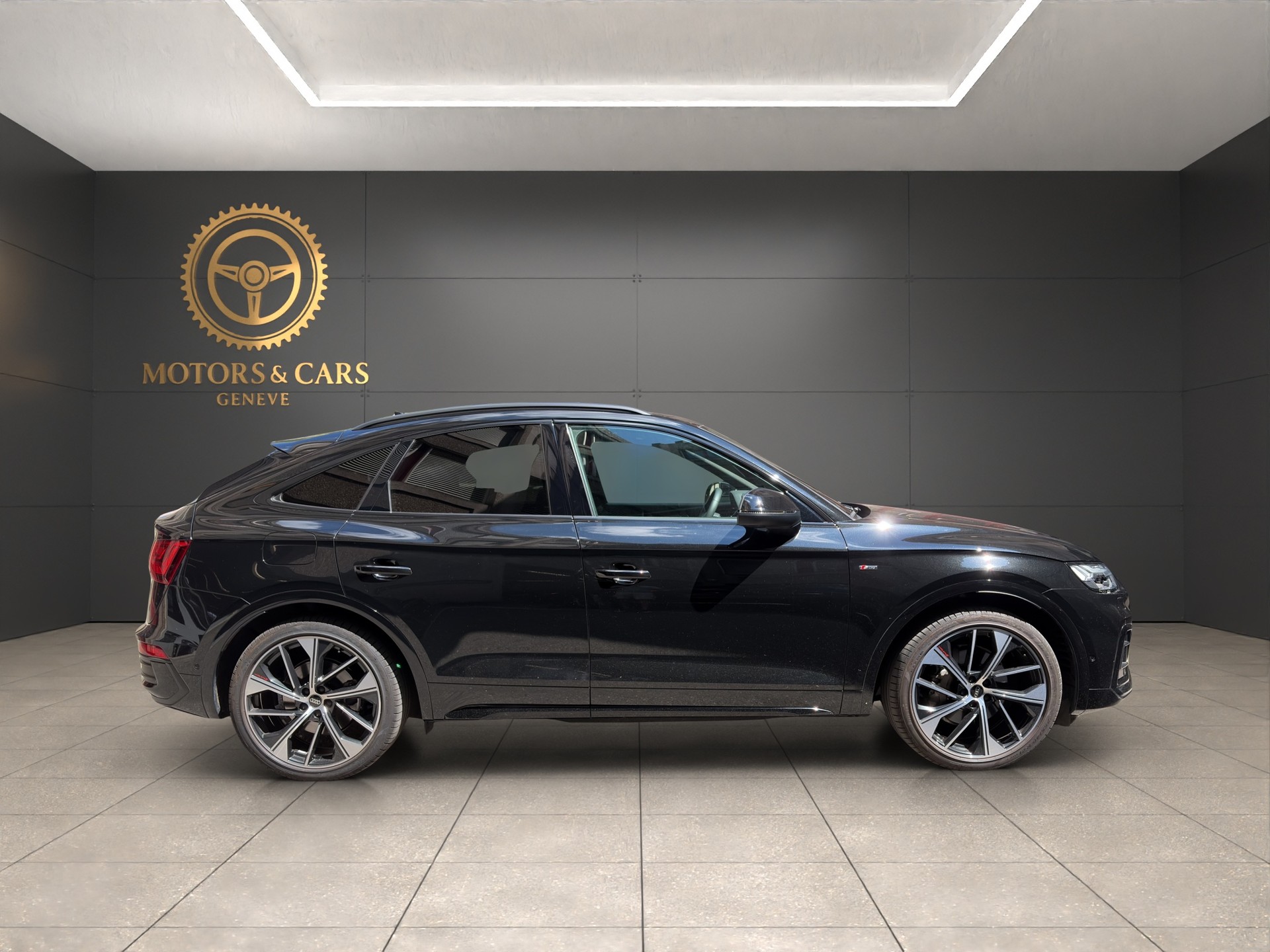 AUDI Q5 Sportback 45 TFSI S line quattro S-tronic-image-5