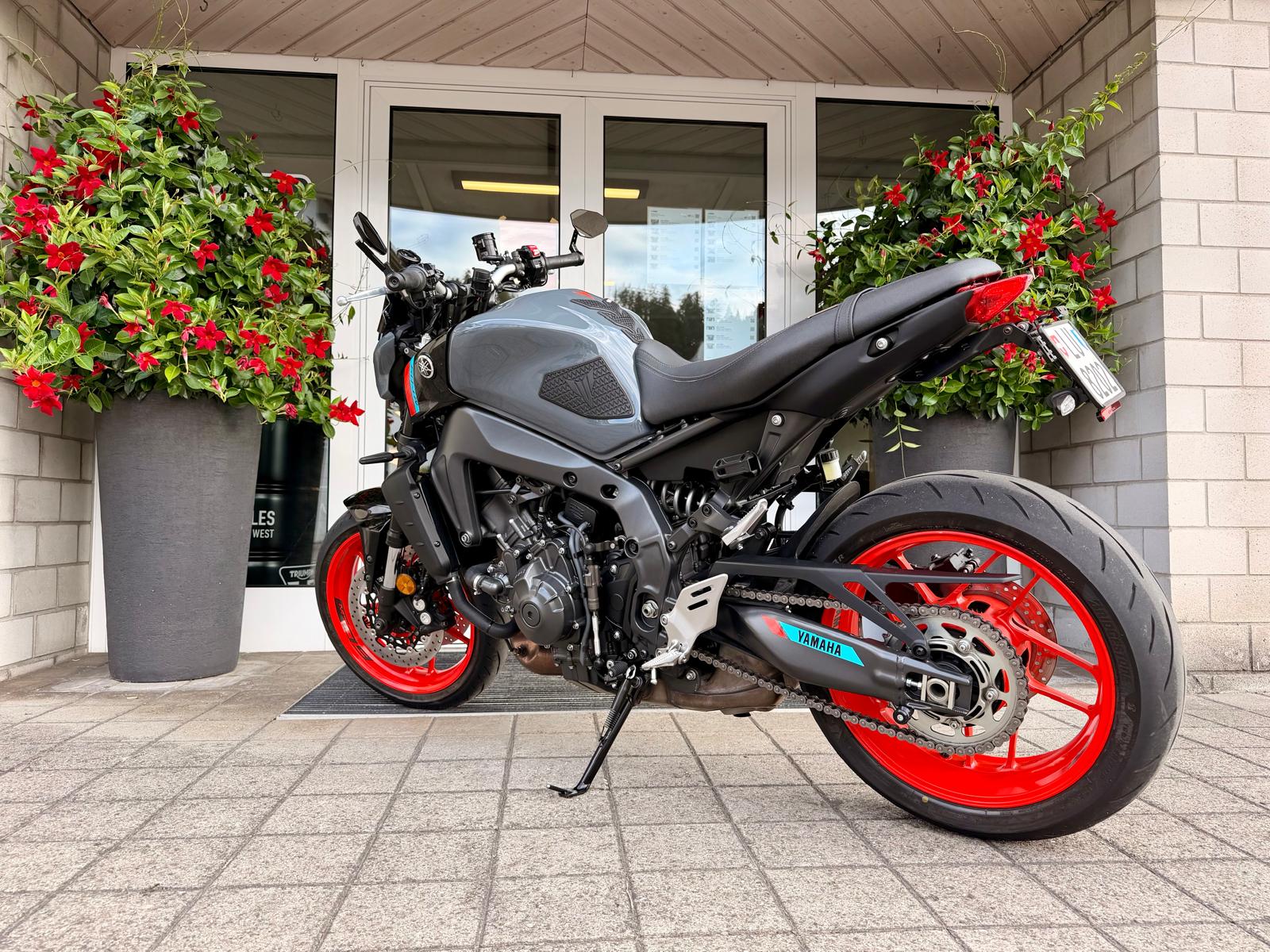 YAMAHA MT-09-image-4