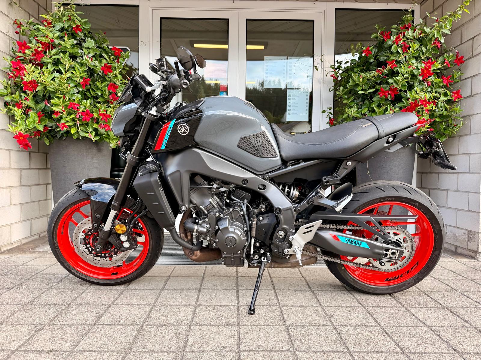 YAMAHA MT-09-image-5
