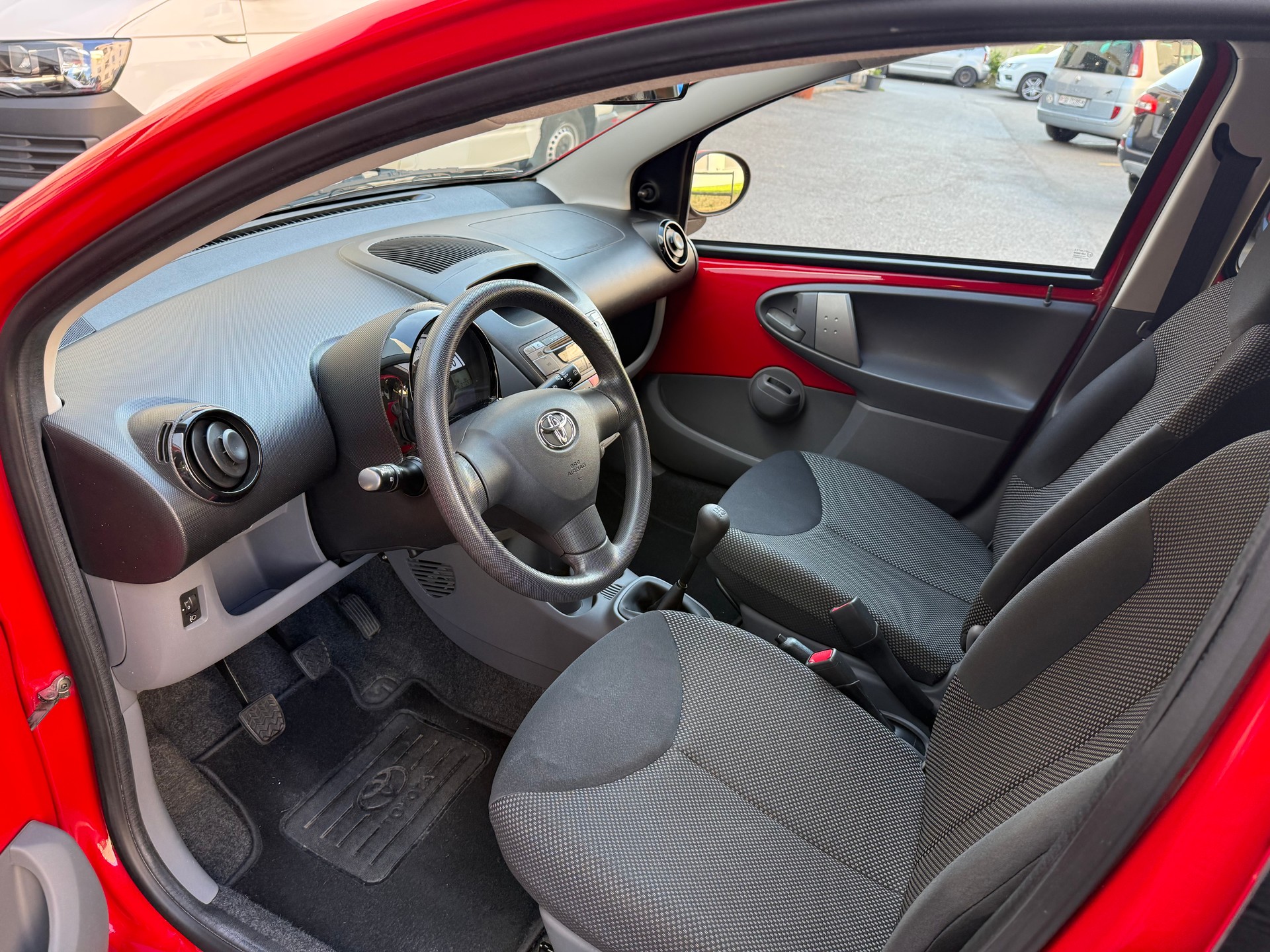 TOYOTA Aygo 1.0 easy-image-9