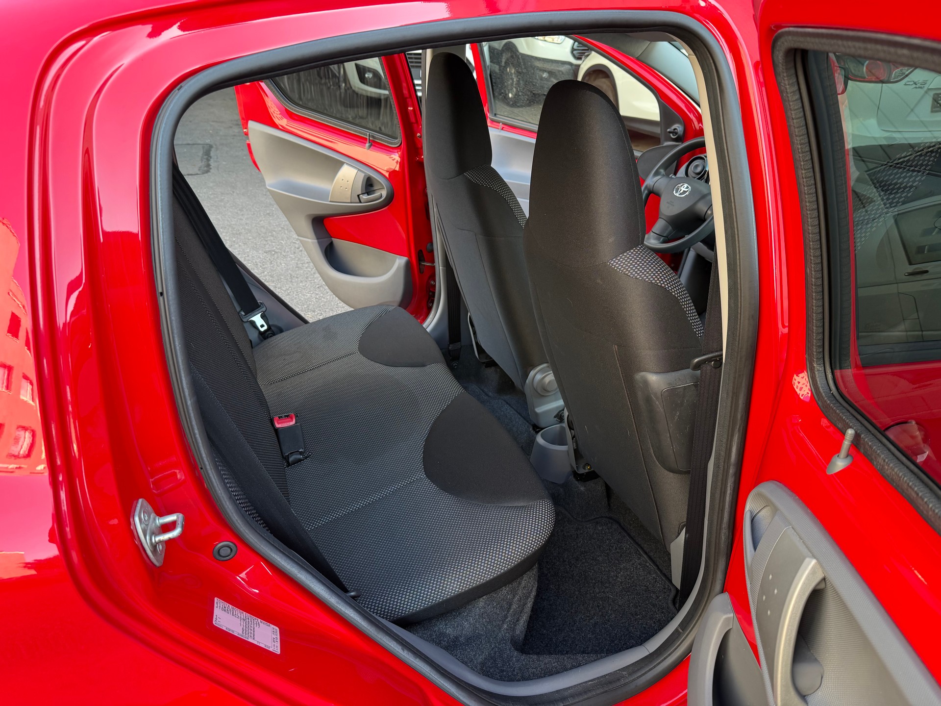 TOYOTA Aygo 1.0 easy-image-11